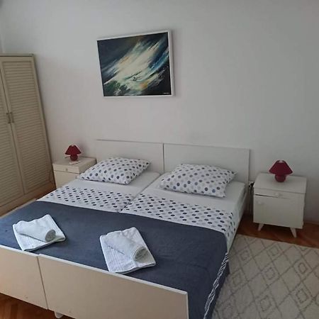 Studio Darija For 2 Persons S Terasom Wi-Fi & Parking Makarska Exterior photo