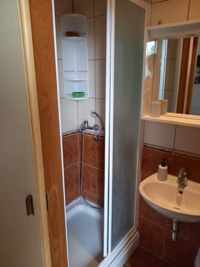 Studio Darija For 2 Persons S Terasom Wi-Fi & Parking Makarska Exterior photo